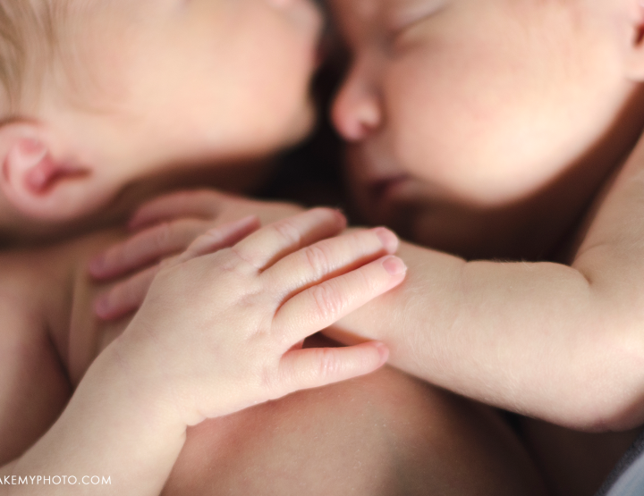 20 Tiny Toes: Newborn Twins [Richmond Family Photographer]
